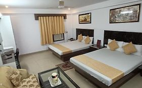 Hotel Su Shree Continental 5 Minutes Walk From New Delhi Railway Station