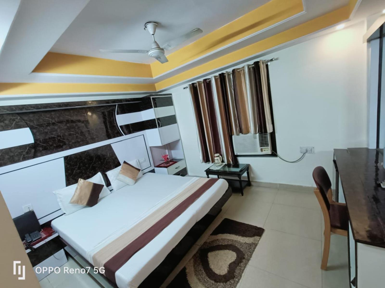 Hotel Su Shree Continental 5 Minutes Walk From New Delhi Railway Station Exterior photo