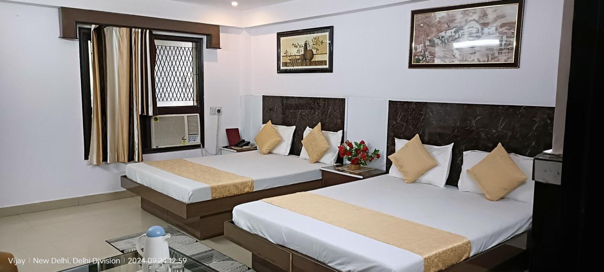 Hotel Su Shree Continental 5 Minutes Walk From New Delhi Railway Station Exterior photo